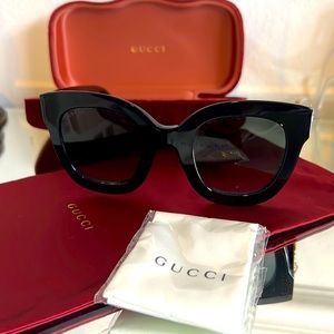 Gucci round frame sunglasses